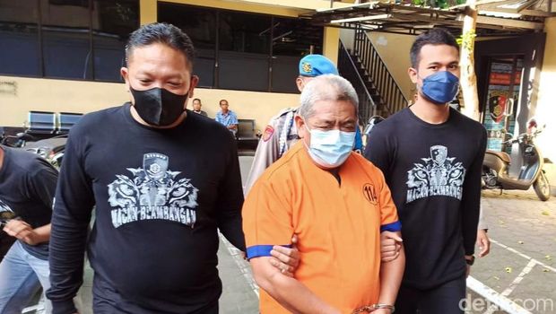 Fauzan tersangka pencabulan santrinya di Banyuwangi