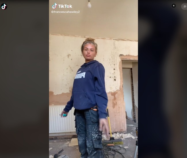 Di media sosial dan keseharian, Francesca memang sering terlihat cantik dengan makeup dan gaya busana yang maksimal. Karena itu, banyak yang menganggap pekerjaan itu tidak cocok dengannya. Foto: Dok. TikTok