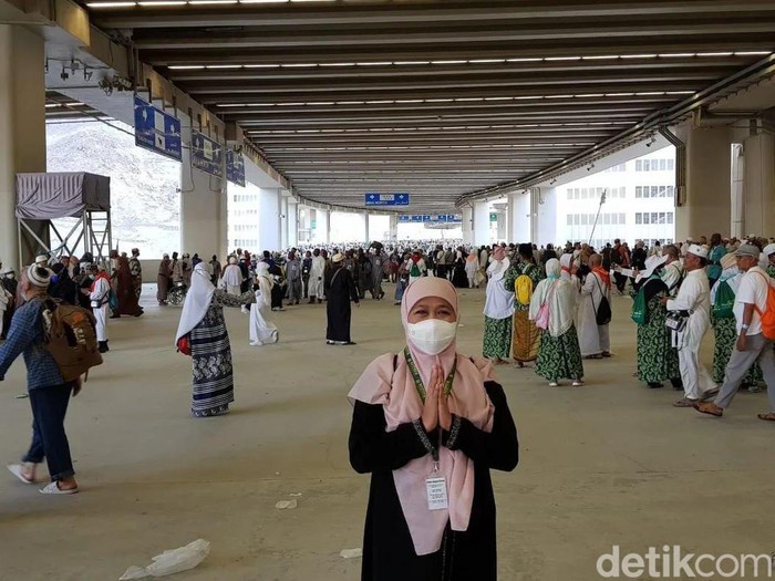Gubernur Khofifah usai melontar jumroh