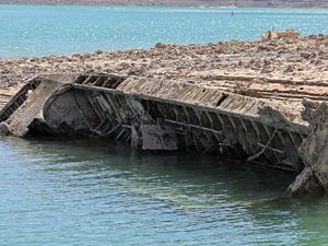 Terpopuler: Danau Kekeringan, Kapal Perang Dunia II Muncul ke Permukaan