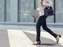 Tidak Bisa Berjalan Lurus, Apakah Tulang Saya Bermasalah Dok?