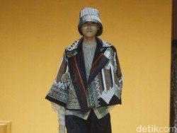 10 Koleksi Indahnya Busana Terbaru Biyan, Terbuat dari Tenun Ikat Sumba