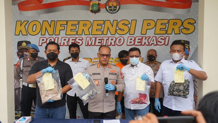 Konpers kasus penyiraman air keras (Dok Polres Metro Bekasi)