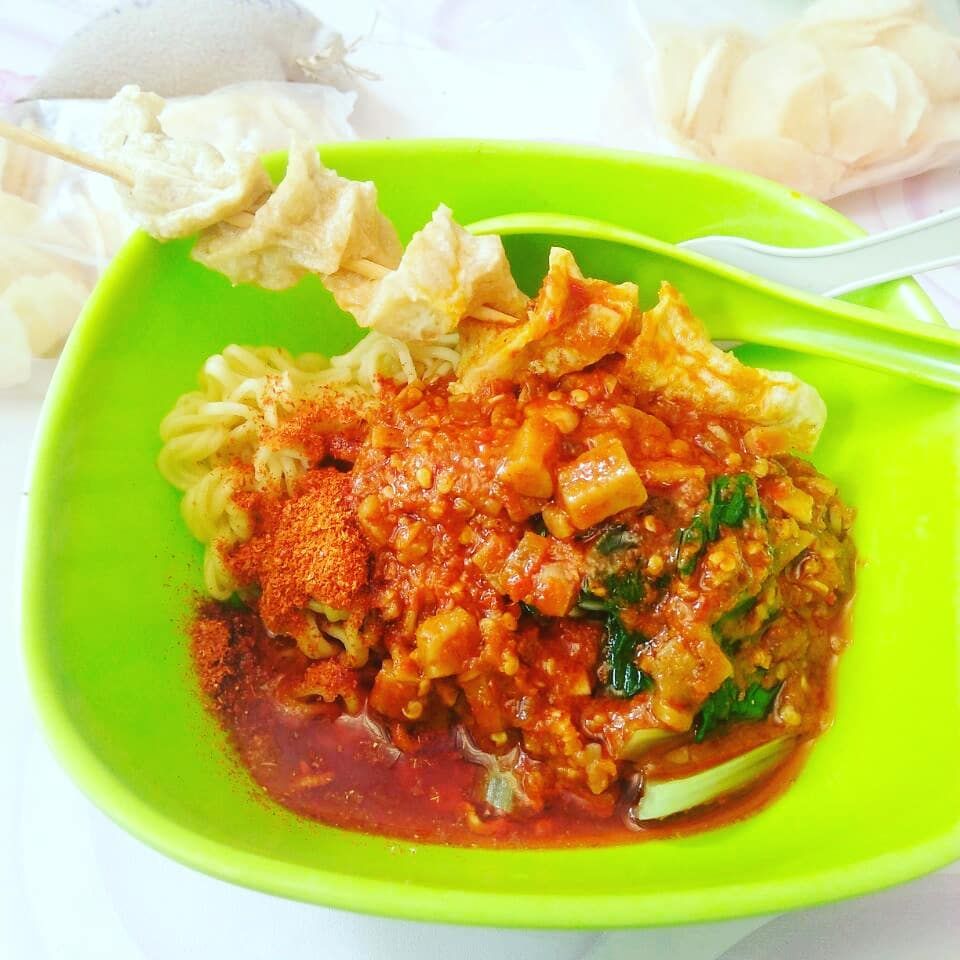 Kuliner pedas Bekasi yang enak. Ada sop janda hingga pentol kuah.