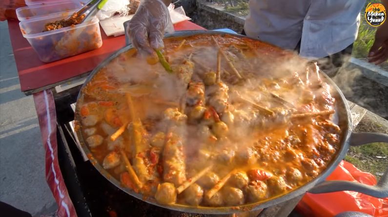 Kuliner pedas Bekasi yang enak. Ada sop janda hingga pentol kuah.