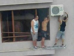 Kumpulan Foto Tak Masuk Akal Tapi Bikin Penasaran, Awas Terkecoh