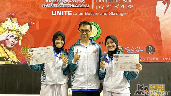 Mahasiswi Unpad peraih medali di ajang 10th Perisai Diri International Championship.