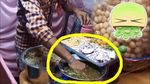 Hii! 10 Penjual Jajanan Kali Lima di India Ini Aduk Makanan Pakai Tangan