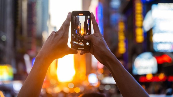 Manhattanhenge atau kadang juga disebut Manhattan Solstice adalah sebuah fenomena yang terjadi dua kali setahun. (Getty Images/Alexi Rosenfeld) Manhattanhenge atau kadang juga disebut Manhattan Solstice adalah sebuah fenomena yang terjadi dua kali setahun. (Getty Images/Alexi Rosenfeld)