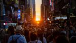 Menikmati Cahaya Emas Manhattanghenge di Langit New York