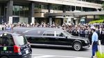 Warga Berdesakan Melepas Jenazah Shinzo Abe untuk Dikremasi