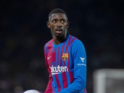 Barcelona sudah punya winger kanan, Ousmane Dembele (25 tahun) yang baru perpanjang kontraknya. Musim lalu 13 assist dari 21 laga di Laliga dikemasnya (Getty Images)
