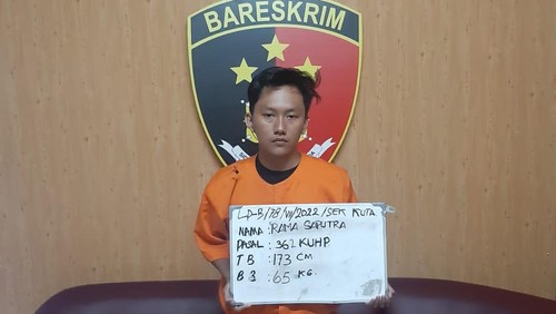 Pelaku pencurian sepeda motor milik seorang perawat BIMC Hospital di Jalan Bypass Ngurah Rai, Kecamatan Kuta, Kabupaten Badung, Bali.