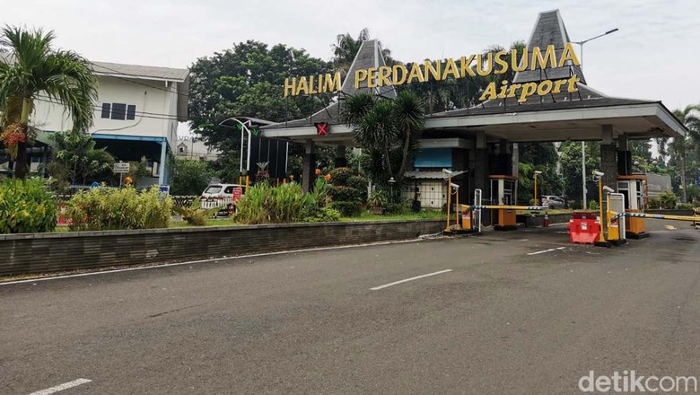 Penampakan Halim Perdanakusuma yang Mau Dibuka Komersial September Bandara Halim Perdanakusuma kembali melayani penerbangan komersial mulai September 2022. Informasi ini dikonfirmasi langsung Menteri Perhubungan (Menhub) Budi Karya Sumadi setelah melakukan uji coba runaway di Bandara Halim Perdanakusuma.