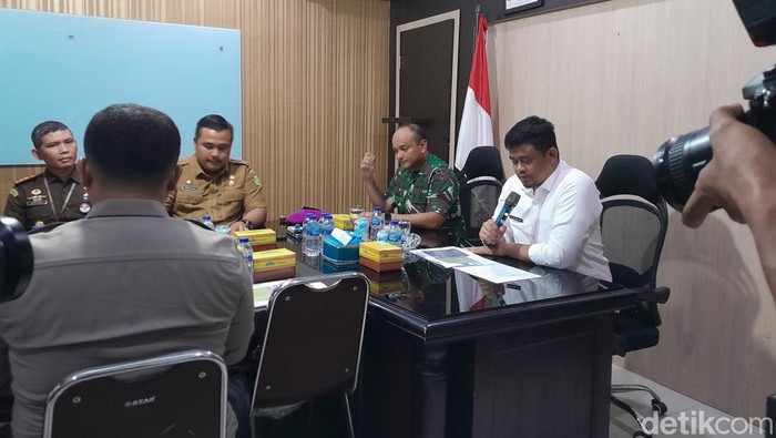 Pertemuan Bobby Nasution dengan forkompimda membahas tanggul rob Belawan.