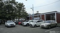 Ia berharap petugas lebih tegas kepada pengunjung untuk dapat parkir di Kawasan ini sehingga lokasi ini dapat ramai kembali.