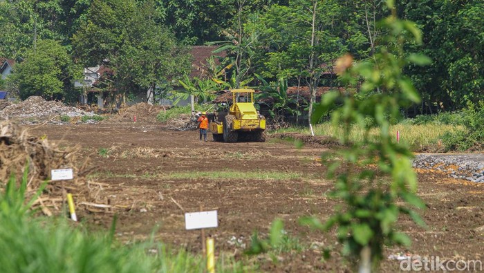 Progres pembangunan Tol Jogja-Bawen seksi 1, Selasa (12/7/2022). Progres pembangunan Tol Jogja-Bawen seksi 1, Selasa (12/7/2022).
