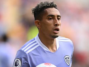 Raphinha Sulit Didapat, Chelsea Alihkan Buruan ke Gnabry dan Leao