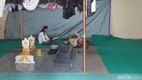 Ia dikenal sebagai seorang tokoh masyarakat Desa Cigugur Girang. Mama Eulis ternyata meninggal dunia pada Minggu (10/7/2022) sekitar pukul 18.00 akibat penyakit lambung yang telah lama diidapnya.