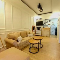 Butuh waktu 2 tahun dan ada banyak yang harus dikorbankan untuk bisa sampai ke titik ini. Rezeki orang enggak ada yang tau, pas aku ambil rumah subsidi ini ya karna kemampuan kita hanya di sini, ceritanya di salah satu unggahan. Ia berharap, unggahan tersebut dapat menginspriasi orang-orang yang ingin mendekorasi rumahnya yang mungil. (Foto: Instagram/@febyoan)