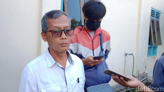 Sekretaris Desa Granting, Kecamatan Jogonalan, Klaten, Jawa Tengah, Jumakir (54).