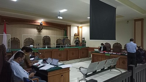 Suasana persiapan sidang korupsi DID dengan terdakwa, mantan Bupati Tabanan Ni Putu Eka Wiryastuti, secara daring pada Selasa (12/7/2022)