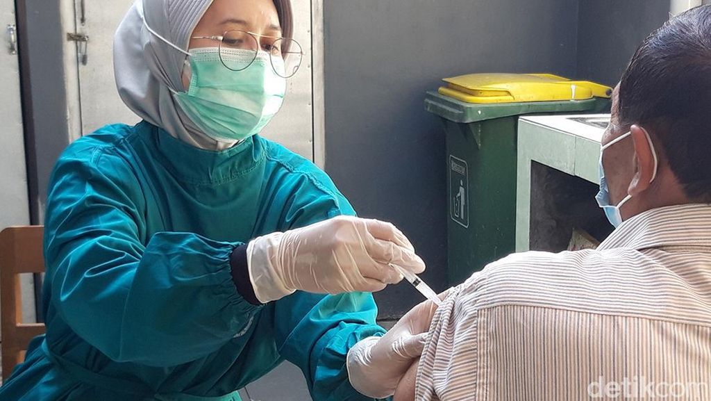 Laporan Satgas: Laju Vaksinasi Covid-19 di Indonesia Merosot