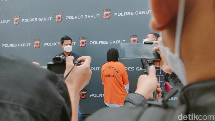 Wanita sosialita Garut tipu daya emak-emak