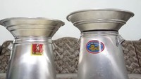 Jauh sebelum ada rice cooker, orang zaman dulu masak nasi pakai panci kukusan kerucut. Nama lainnya hawu, seeng, atau aseupan. Salah satunya terbuat dari stainless steel. Foto: Instagram chagiya.shop42