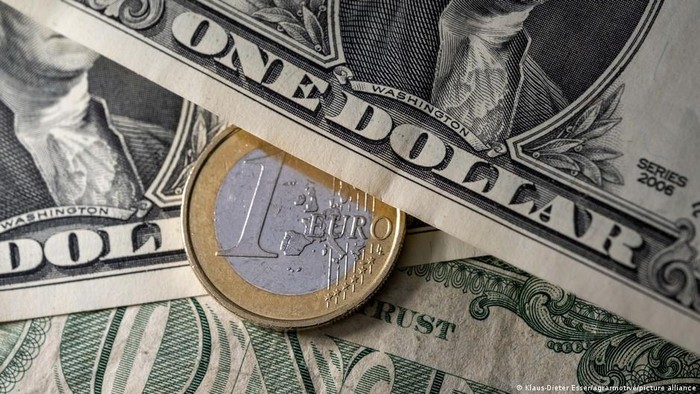 Apa Arti Melemahnya Euro bagi Konsumen di UE dan AS?