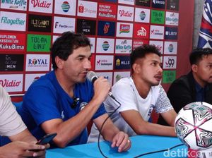 Final Piala Presiden 2022: Arema Solidkan Lini Belakang Tantang Borneo