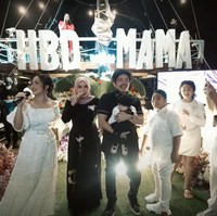 Melalui unggahan di akun media sosial terlihat jika Atta Halilintar memberikan beragam kejutan untuk istri tercintanya di hari ultah Aurel yang jatuh pada 10 Juli. Salah satunya ialah dengan menyewa sebuah kapal untuk merayakan ulang tahun sang istri. Foto: YouTube/AH