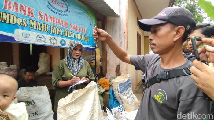 Bank sampah di Ciamis. Bank sampah di Ciamis.