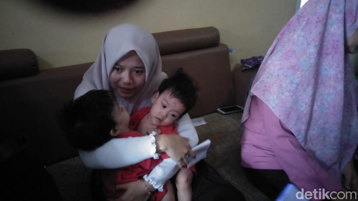 Bayi kembar asal Bandung Barat.