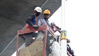 Lampu Penerangan Jalan Umum merupakan barang elektronik yang rentan atau dapat dikatakan memiliki umur pakai yang pendek, sehingga kegiatan perbaikan dan pemeliharaan mutlak dibutuhkan.