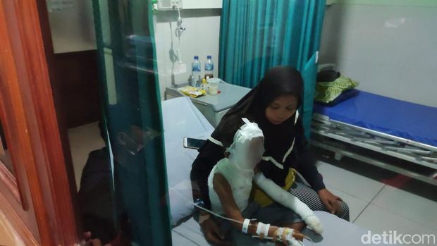 Bocah korban jajan ice smoke yang tiba-tiba mengeluarkan api di Ponorogo