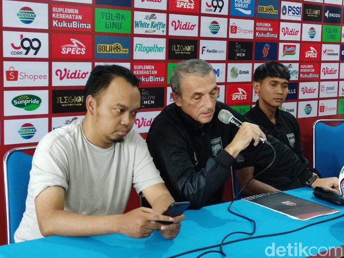 Arema FC akan melawan Borneo FC di leg pertama final Piala Presiden 2022. Dua pilar Singo Edan jadi sorotan Pelatih Borneo FC.