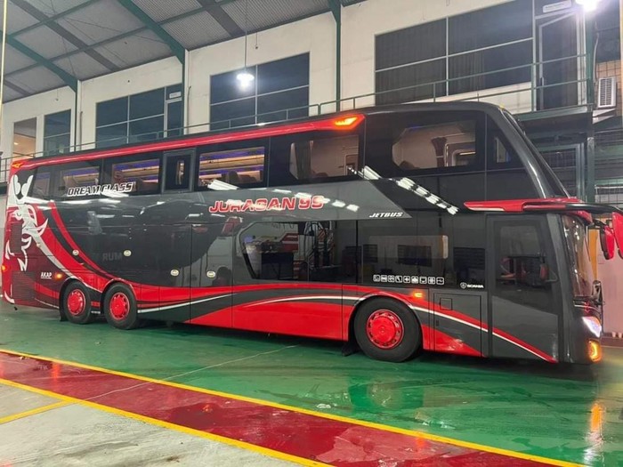 Bus double decker PO Juragan 99 garapan karoseri Adiputro