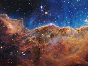 Perbandingan Hasil Foto Teleskop Angkasa James Webb dan Hubble