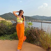 Cinta Laura baru saja liburan ke beberapa negara di Eropa. Dilihat dari postingannya, artis tersebut mengunjungi Spanyol dan Portugal. Di Instagram, ia pun memamerkan keindahan destinasi sekaligus baju-baju stylishnya.Foto: Instagram @claurakiehl