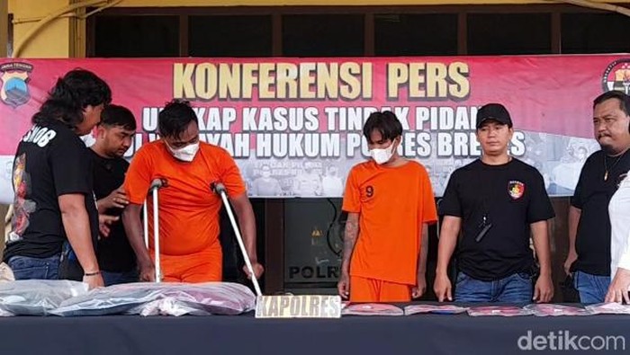 Dua orang begal yang diringkus Polres Brebes, Rabu (13/7/2022).