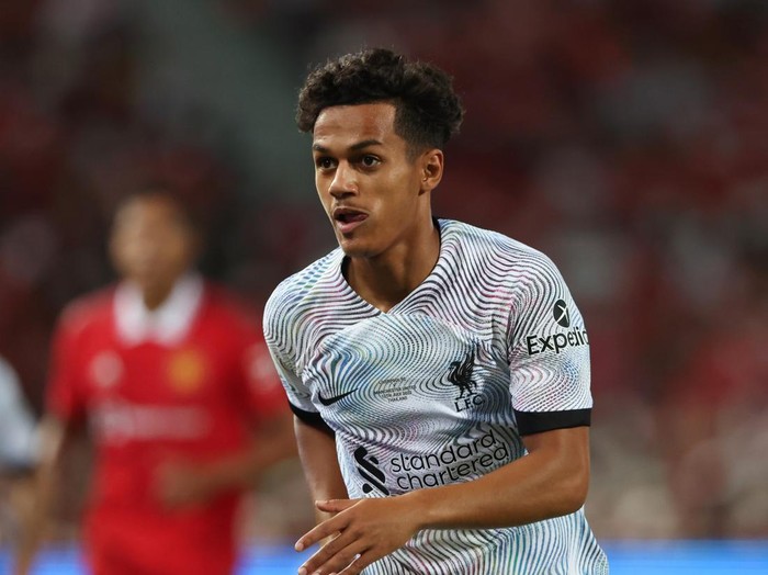 BANGKOK, THAILAND - JULY 12: Fabio Carvalho of Liverpool during the preseason friendly match between Liverpool and Manchester United at Rajamangala Stadium on July 12, 2022 in Bangkok, Thailand. (Photo by Matthew Ashton - AMA/Getty Images)