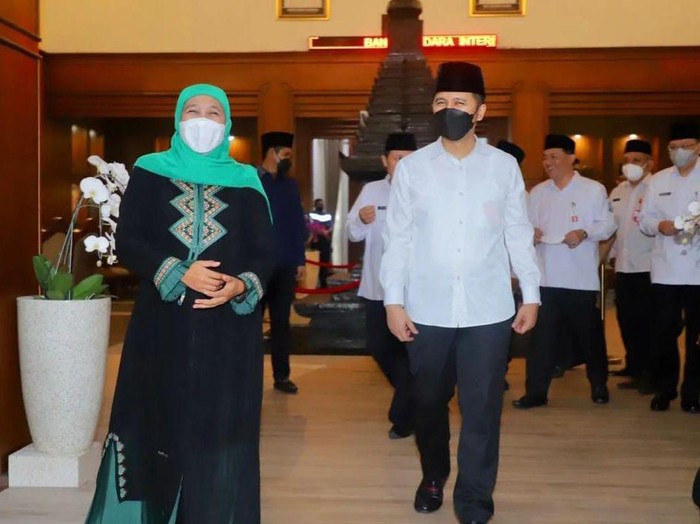 Gubernur Khofifah pulang haji langsung rakor
