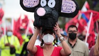 Unjuk rasa dipicu tingginya inflasi serta mahalnya harga BBM dan pangan di negera tersebut.
