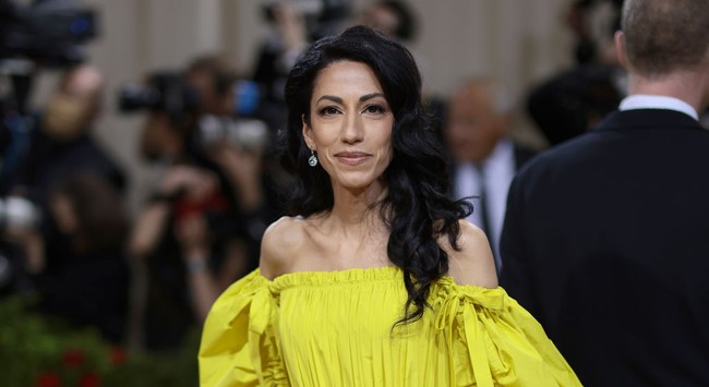 Perceraian Huma Abedin dan Anthony Weiner terjadi setelah berita perselingkuhan mantan suaminya itu tersebar ke media massa dan jadi pemberitaan besar. Foto: Getty Images