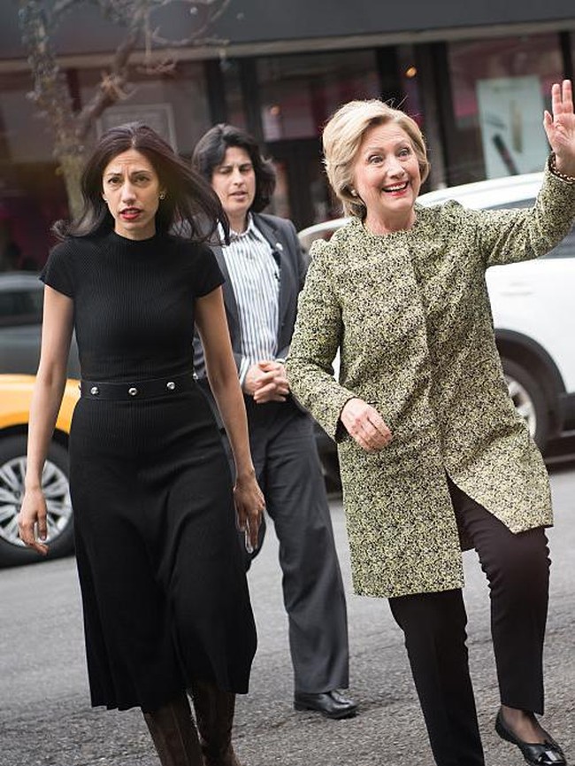 Huma Abedin dikenal sebagai mantan staf, sekretaris pribadi dan orang terdekat Hillary Clinton sepanjang masa kampanye pemilihan presiden AS 2016. Foto: Getty Images