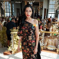 Hingga saat ini pihak Huma Abedin dan Bradley Cooper sama-sama belum memberikan komentar apapun terkait kabar hubungan asmara keduanya. Namun sebelumnya pada 2 Mei Abedin dan Cooper sempat sama-sama terlihat menghadiri Met Gala 2022 secara terpisah. Foto: Getty Images