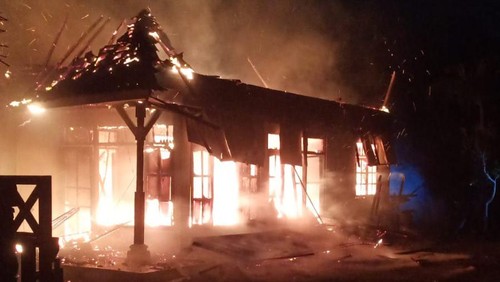 Kebakaran rumah di Jalan Jatayu Lingkungan Banjar Shanti Karya, Ungasan, Kuta Selatan, Kabupaten Badung, Bali, ludes terbakar pada Rabu (13/7/2022) malam.