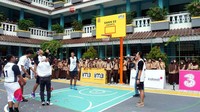 Indosat Ooredoo Hutchison (IOH) mewujudkan komitmennya untuk memberdayakan generasi muda dan talenta olahraga terbaik Indonesia di olahraga bola basket dengan mendatangkan para pemain Indonesian Basketball League (IBL) ke sekolah pilihan di Indonesia untuk memberikan coaching clinics kepada para siswa-siswi.