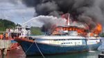 Penampakan KM Beriloga yang Terbakar di Mentawai